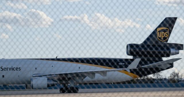 UPS diz que cortará 30 mil empregos em grande esforço UPS diz que cortará 30 mil empregos em grande esforço para redução de custos