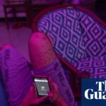 Um ecossistema de tecnologia contrabandeada mantém o último elo do Irã com o mundo exterior