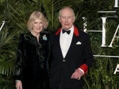 Uma noite de cinema com o rei Charles: por dentro do brilhante e surreal castelo de Windsor Estreia de ‘Finding Harmony’ com Kate Winslet, Judi Dench e Rod Stewart Uma noite de cinema com o rei Charles: por dentro do brilhante e surreal castelo de Windsor Estreia de 'Finding Harmony' com Kate Winslet, Judi Dench e Rod Stewart