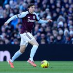 Mason Mount durante a partida da Premier League entre Manchester United e Sunderland em Old Trafford em 2025, colocou Bruno Fernandes durante o amistoso de pré-temporada entre Manchester United e Leeds United na Strawberry Arena em 2025.