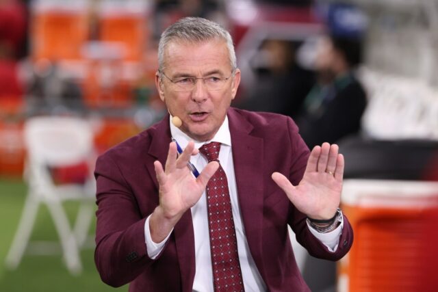 Urban Meyer chama Miami de 'um problema' antes do jogo Urban Meyer, former Ohio State football head coach and current Fox Sports analyst