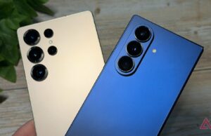 Usei o Samsung Galaxy S25 Ultra e o Galaxy Z Fold 7; aqui está porque você pagaria mais Samsung Galaxy Z Fold 7 rodeado de prêmios de carnaval