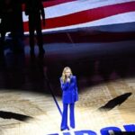 VÍDEO: Heckler grita, 'Deixe a Groenlândia em paz' ​​durante o hino dos EUA no jogo da NBA em Londres