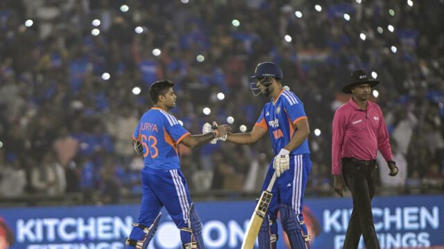 VÍDEO | 'Quando ele está em forma, o mundo sabe VÍDEO | 'Quando ele está em forma, o mundo sabe que tipo de jogador ele é': Dube sobre Suryakumar