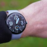 O Google Pixel Watch 4 com o app Google Watch