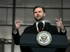 Vance: E daí se o ICE matar uma mãe ou sequestrar algumas crianças? Vance: E daí se o ICE matar uma mãe ou sequestrar algumas crianças?