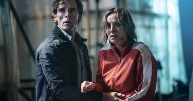 'Vanished' de Kaley Cuoco desvenda um mistério, mas carece de brilho e suspense
