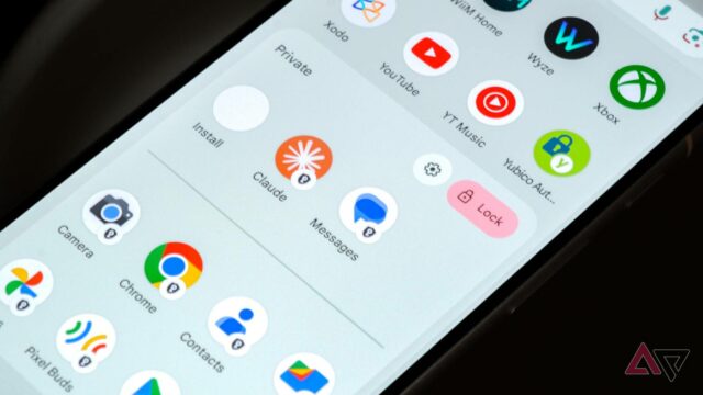 Mascote do Android 16 usando óculos escuros azuis com os braços levantados, cercado por ícones de aplicativos
