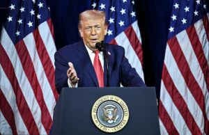 Vencedora do Prêmio Nobel da Paz da Venezuela é impedida de entregar seu troféu a Trump, apesar de argumentar que “ele merece” Donald Trump (na foto) não pode receber oficialmente o Prêmio Nobel da Paz da líder da oposição venezuelana Maria Corina Machado, de acordo com o comitê que distribui o prêmio