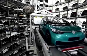 Vendas de veículos totalmente elétricos na UE ultrapassam a gasolina pela primeira vez Vendas de veículos totalmente elétricos na UE ultrapassam a gasolina pela primeira vez