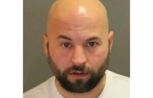 Veterano, 75, em coma depois que o motorista do DoorDash supostamente deu um soco na cabeça dele GettyImages-632132044 Mark Sanchez 2017