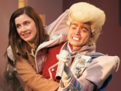 Vic Michaelis fala sobre a rivalidade oportuna de Cher de ‘pessoas muito importantes’, enfrentando ‘Pôneis’ de Peacock e a campanha de Dropout para transmitir ‘Vingadores: Ultimato’ Vic Michaelis fala sobre a rivalidade oportuna de Cher de 'pessoas muito importantes', enfrentando 'Pôneis' de Peacock e a campanha de Dropout para transmitir 'Vingadores: Ultimato'