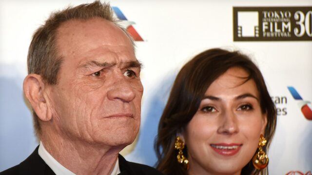 tommy lee jones victoria jones sub getty deslizar 2
