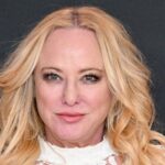 Virginia Madsen sobre sua conexão pessoal com o drama de PTSD das Forças Armadas 'Sheepdog' e como isso a ajudou a processar o luto