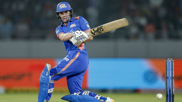 WPL 2026: O século de Sciver-Brunt impulsiona o MI além do RCB, apesar dos 90 de Ghosh
