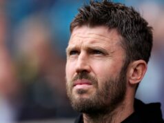 Wayne Rooney reage à atualização de Michael Carrick nomeando a ‘coisa mais importante’ que o Man Utd deve fazer acima de tudo O técnico do Manchester United, Michael Carrick, comemora no final da partida da Premier League entre Manchester United e Arsenal em Old Trafford, em 2 de dezembro de 2021