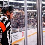 Will Ferrell comparece ao jogo da NHL vestido de árbitro – e leva o papel a sério