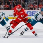 Will Smith marca em troca, mas reviravoltas assombram Sharks na derrota para os Red Wings