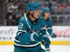 Will Smith se juntará aos Sharks em uma viagem; Michael Misa joga de novo, durão arranhado Will Smith se juntará aos Sharks em uma viagem; Michael Misa joga de novo, durão arranhado