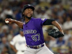 Yankees contratam Angel Chivilli em troca com as Montanhas Rochosas Angel Chivilli lançando para as Montanhas Rochosas em 10 de setembro de 2025.