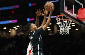 Ziaire Williams, do Nets, prosperando depois de ser substituído nos dois últimos jogos de 2025 Ziaire Williams, indo para uma bandeja durante a derrota do Nets para o Rockets em 1º de janeiro de 2026, tem jogado melhor desde que foi substituído nos dois últimos jogos de 2025.