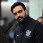 Zohran Mamdani convida 'todos' a se inscreverem para assistência infantil gratuita