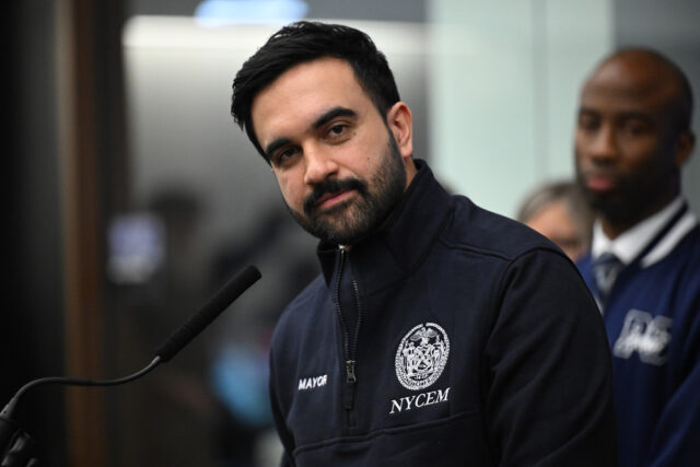 Zohran Mamdani convida 'todos' a se inscreverem para assistência infantil Zohran Mamdani convida 'todos' a se inscreverem para assistência infantil gratuita