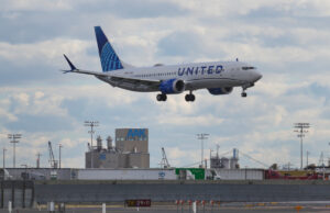 ‘Bom o suficiente’: a equipe de Trump permite que regulamentos de segurança escritos por IA voem O secretário de Transportes dos Estados Unidos, Sean Duffy, fala durante uma entrevista coletiva no Aeroporto LaGuardia em Nova York, terça-feira, 28 de outubro de 2025. (AP Photo/Seth Wenig)