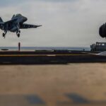 ‘O tempo está se esgotando’: Trump envia ‘armada massiva’ ao Irã