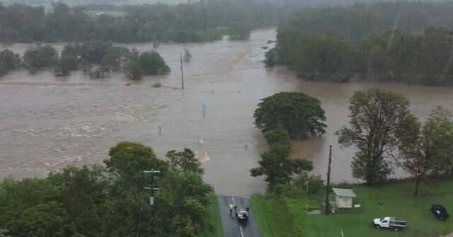 ‘Risco real’: Primeiro-ministro de Queensland alerta sobre nova ameaça climática Os níveis de inundação estão aumentando em partes de Queensland após chuvas implacáveis.