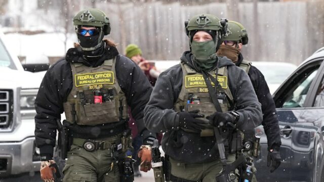 ‘Tática autoritária’: Departamento de Justiça lança investigação criminal contra governador O prefeito de Minneapolis, Jacob Frey, na sexta-feira.