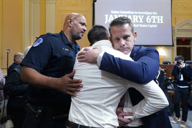 ‘Um bando de covardes’: ex-legislador republicano critica festa em 6 ‘Um bando de covardes’: ex-legislador republicano critica festa em 6 de janeiro