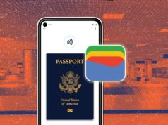 6 razões para adicionar seu passaporte à Carteira virtual do Google Um telefone Android com passaporte dos EUA na parte superior da tela com fundo desfocado de uma área de espera em um terminal de um aeroporto