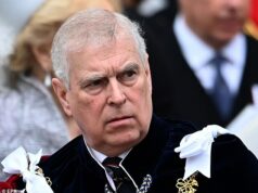 A Polícia Metropolitana enfrentou dúvidas sobre se os policiais foram usados ’como seguranças’ na casa de festas de Epstein, enquanto o ex-PM Gordon Brown pergunta se Andrew usou bases da RAF para ver pedófilos E-mails recém-divulgados sugerem que oficiais de proteção financiados pelos contribuintes foram instruídos a fornecer segurança para uma festa realizada na casa de Jeffrey Epstein em Nova York em homenagem a Andrew Mountbatten-Windsor (foto)