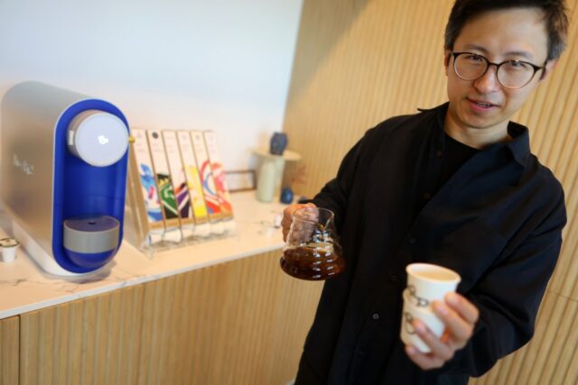 A 'Quarta Onda' do Café chega à Bay Area com A 'Quarta Onda' do Café chega à Bay Area com a máquina de dose única de alta tecnologia da Brewbird