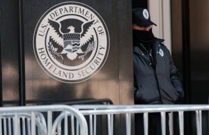 A Segurança Interna está tentando forçar as empresas de tecnologia a entregar dados sobre os críticos de Trump A Segurança Interna está tentando forçar as empresas de tecnologia a entregar dados sobre os críticos de Trump