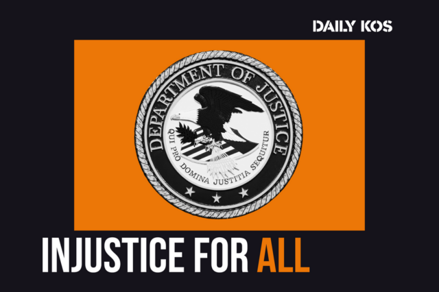 O vice-presidente JD Vance chega antes que o presidente Donald Trump faça o discurso sobre o Estado da União em uma sessão conjunta do Congresso na Câmara da Câmara, no Capitólio dos EUA, em Washington, terça-feira, 24 de fevereiro de 2026. (AP Photo/Mark Schiefelbein)