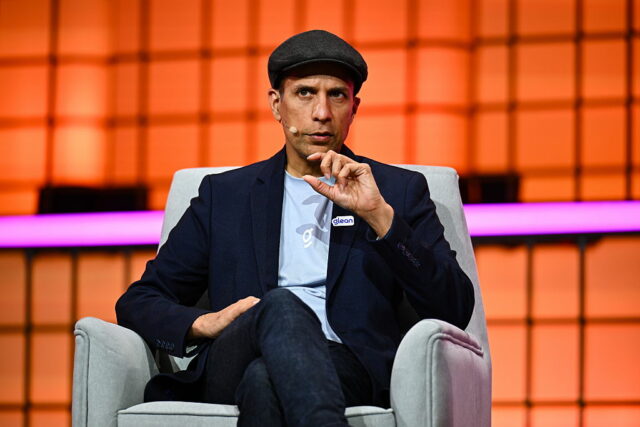 A apropriação de terras da IA ​​​​empresarial está em andamento. Glean está construindo a camada abaixo da interface.
