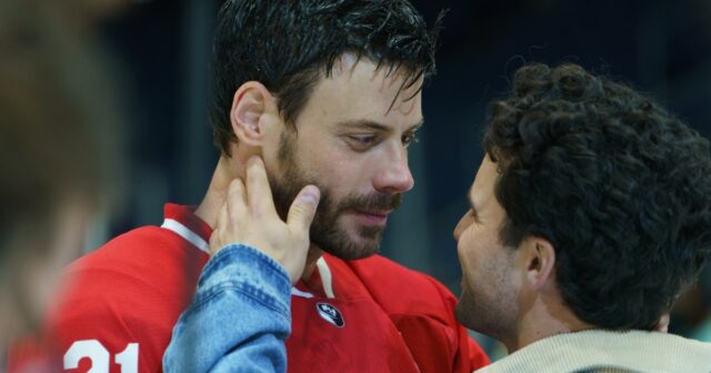 Ilya (Connor Storrie) e Shane (Hudson Williams).