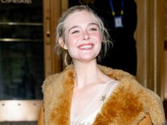 A bolsa Coach Exact de Elle Fanning ainda está em estoque (por enquanto) Pamela Anderson é vista no Upper East Side em 11 de fevereiro de 2026 na cidade de Nova York.