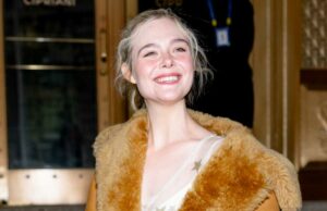 A bolsa Coach Exact de Elle Fanning ainda está em estoque (por enquanto) Pamela Anderson é vista no Upper East Side em 11 de fevereiro de 2026 na cidade de Nova York.