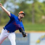 Clay Holmes lançou três entradas de treino de rebatidas ao vivo nas instalações da equipe do Mets em Port St. Lucie em 17 de fevereiro de 2026.
