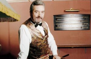 A causa da morte de John Virgo é revelada enquanto chegam homenagens à lenda da sinuca A lenda do sinuca John Virgo venceu o campeonato do Reino Unido em 1979. Ele é retratado em 1994