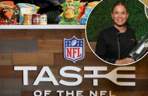 A chef famosa Cat Cora dá um grande conselho para os anfitriões da festa do Super Bowl Cat Cora segurando uma faca de chef embalada de sua linha de produtos, com um