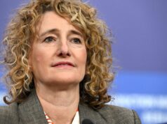 A chefe da Berlinale, Tricia Tuttle, fala sobre a defesa de filmes independentes enquanto navega na tempestade política do festival: ‘Somos como um pára-raios para a controvérsia’ A chefe da Berlinale, Tricia Tuttle, fala sobre a defesa de filmes independentes enquanto navega na tempestade política do festival: 'Somos como um pára-raios para a controvérsia'