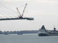 A confusão da ponte EUA-Canadá se aprofunda quando a Casa Branca diz que Trump poderia alterar a licença para o projeto Yahoo news home