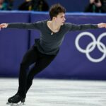 O patinador artístico americano Maxim Naumov terminou em 20º lugar na patinação individual masculina dos Jogos Olímpicos de Inverno