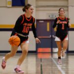 A dramática jogada de 3 pontos de Jenna Webb eleva Los Gatos sobre Los Altos