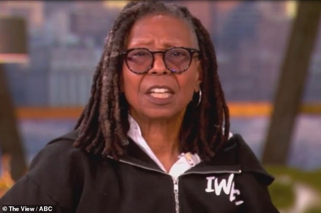 A estranha confissão no ar de Whoopi Goldberg sobre por Whoopi Goldberg fez questão de explicar por que seu nome aparece nos arquivos de Epstein
