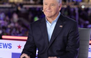 A estrela da Fox News, Sean Hannity, junta-se ao desfile de podcasts A estrela da Fox News, Sean Hannity, junta-se ao desfile de podcasts